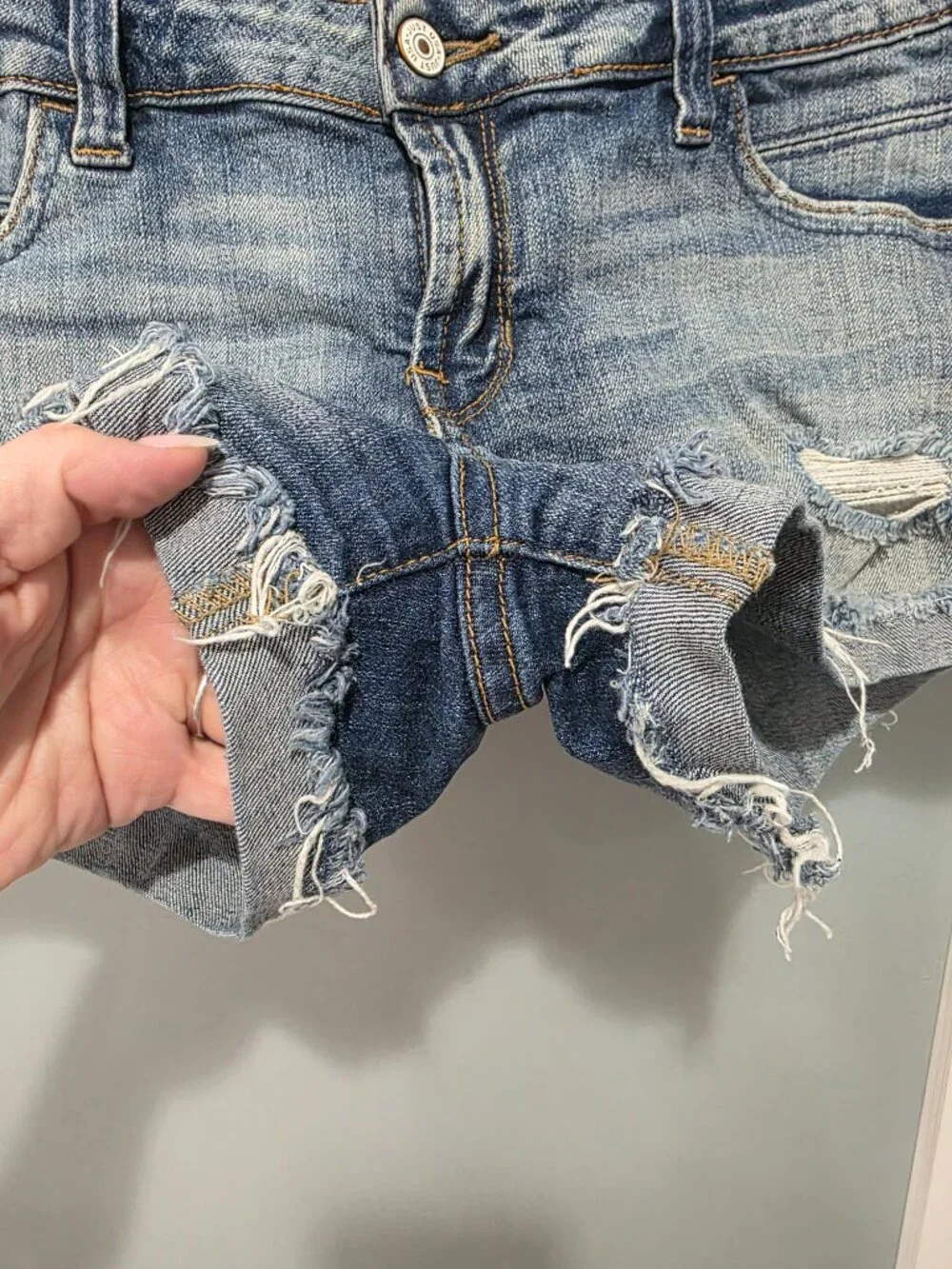 Just USA Light Wash Distressed Cutoff Jean Shorts – Size M – Raw Hem‎